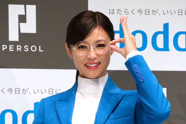 転職サービス「doda」cm抜擢の深田恭子。普段から後輩の悩みもサポート？ エンタメ ニュース｜週プレnews