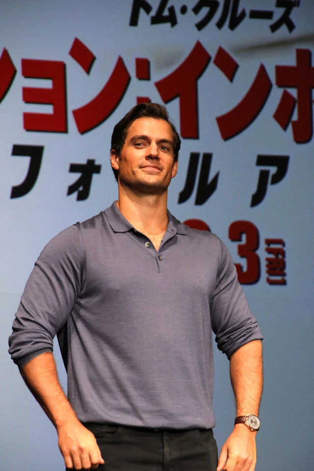 バスルームのシーンで、トムと本気の殴り合いをしたヘンリー。最後のほうは「うんざりしてうっすら涙が......」と笑いを誘った