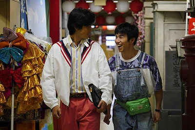 明石家さんま役の玉山鉄二と、ジミー大西役の中尾明慶