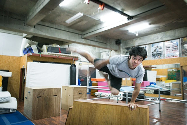 日本初のパルクール指導員が問う社会問題「危ない動きをするのがパルクールではないんです」【SASUKE放浪記 第3回 佐藤 惇】