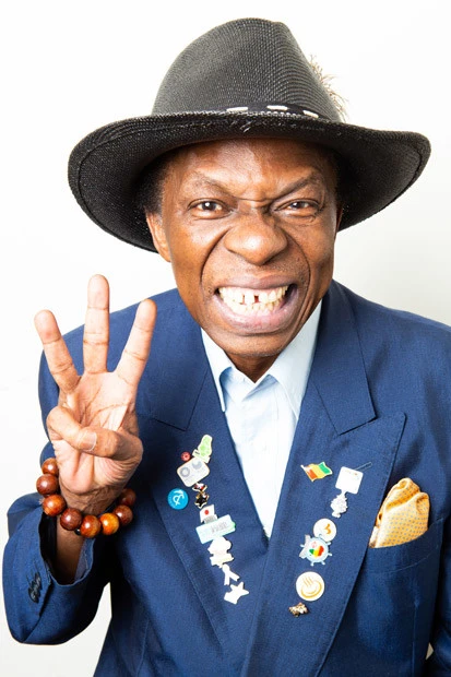 グラビア演歌歌手を"３人目の夫人"に迎えたサンコンさんを直撃！「僕のお父さんは、奥さんが３人いて子供が２２人。だから僕も死ぬまでに３人と結婚しようと思ってた」