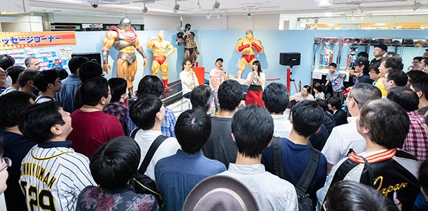 会場も超満員です