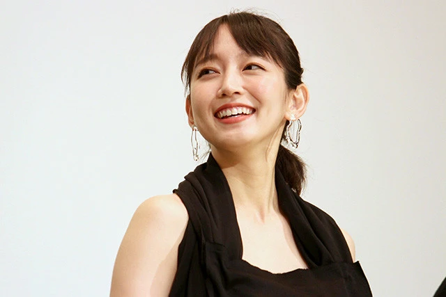 「ドキドキハラハラしながら楽しんでいただきたい」と作品をアピールした吉岡