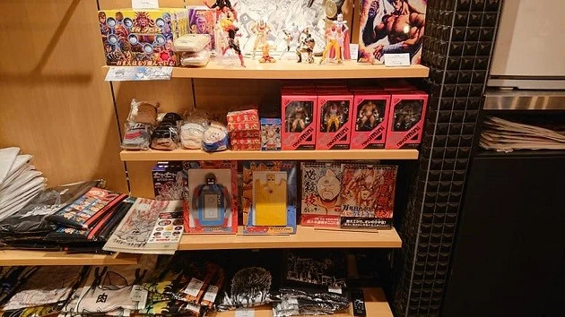 海洋堂のフィギュアや週刊少年ジャンプ50周年展で出されたグッズを中心に販売中です!