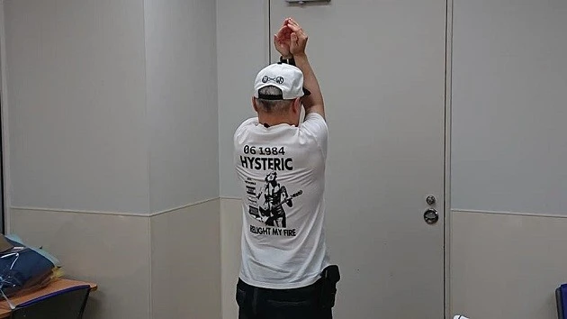 試合前、入念なアップをする中井先生