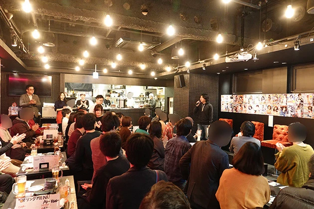 AM11:30、イベント開始。司会を務めるのはジュンスズキ(@jun_suzuki)氏