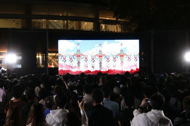 ずらっと並ぶ使徒