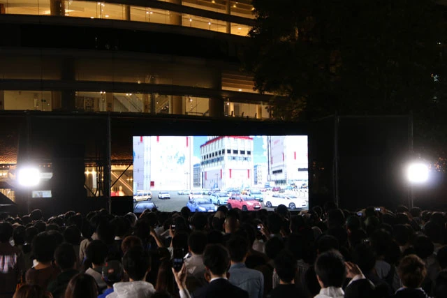 使徒撃退後はパリの街が復旧