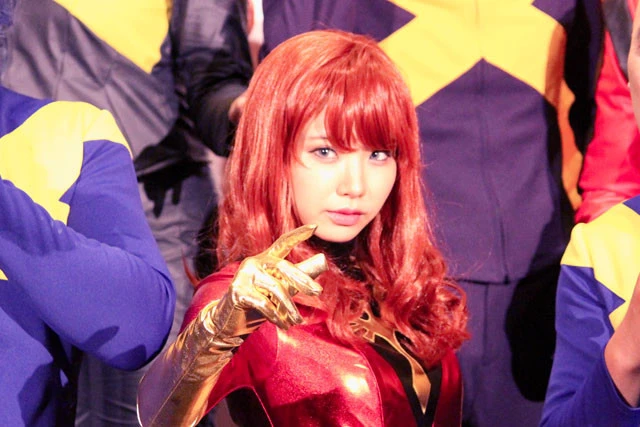 映画『Ｘ－ＭＥＮ』新作イベントで、コスプレイヤー・えなこがダーク・フェニックスの"能力"を発動！