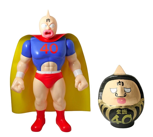 NSC キン肉マン 40周年記念ver(各会場29体)1万1800円(+税)。キン肉マン だるまミドル第2期 生誕40周年ver黒(限定10体)5800円(+税)