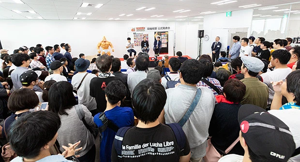 150名限定のトークショーに朝からファンが押し寄せた