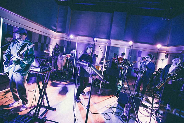 無料配信ライブ全盛の3月13日に行なわれたceroの有料配信ライブ。このライブが話題となり現在の有料配信の盛り上がりにつながっている