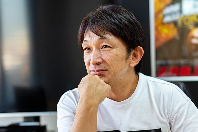 ドニー・イェンの右腕として香港アクションのエッセンスを吸収した谷垣監督。その成果は日本映画にも還元されており、アクション監督を務めている映画『るろうに剣心』シリーズの大迫力のチャンバラアクションは、彼なくしてありえない