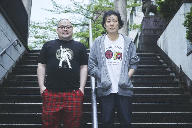 人気小説家の燃え殻さん(右)と爪切男さんで熱いキン肉マントーク!