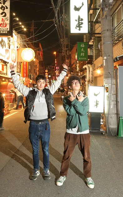 「人生、一発逆転を狙って芸人になった」と話す赤木に対し、「吉本とジャニーズの2択だった」というきむらは大の木村拓哉ファン