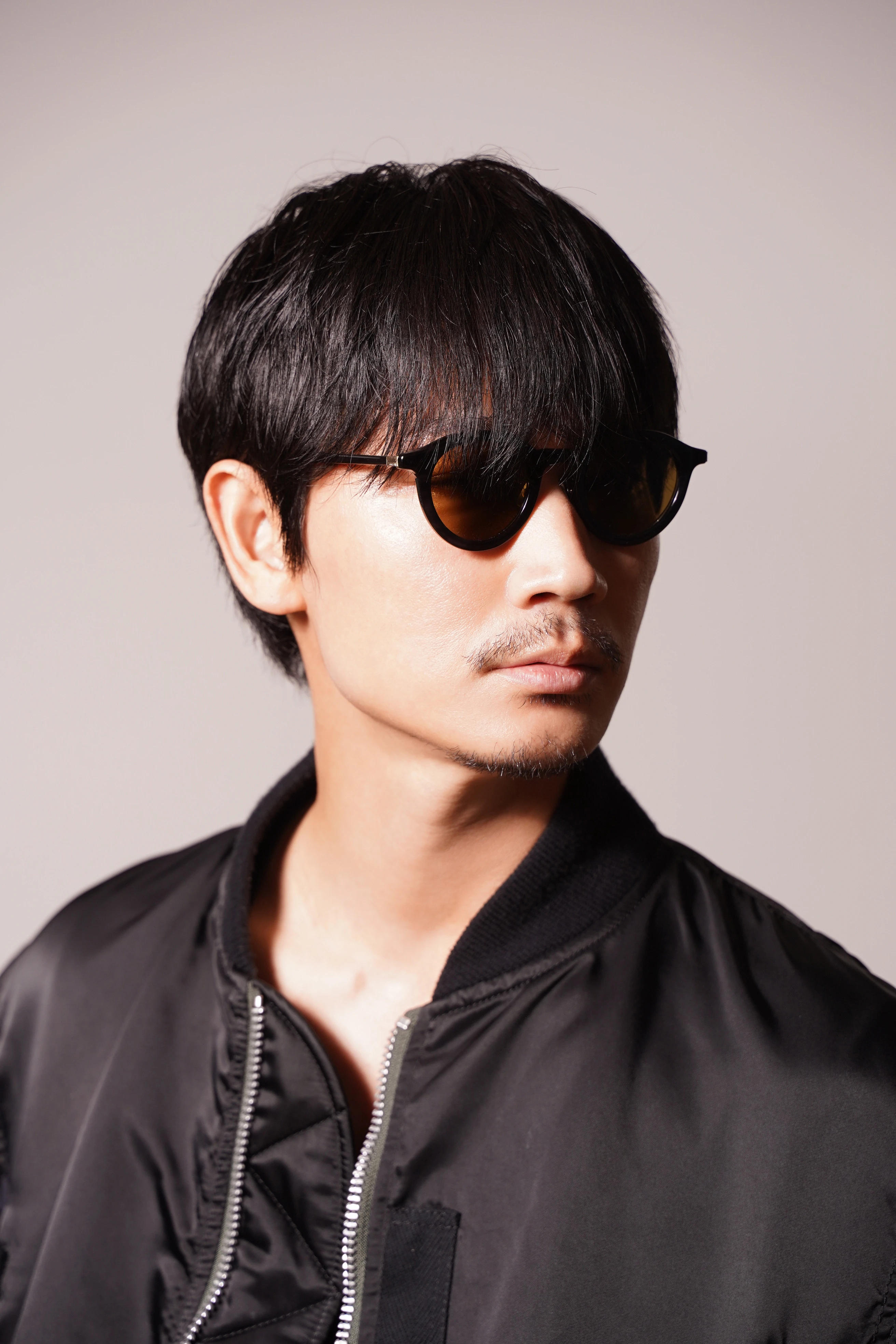 ドラマ「キン肉マン　ＴＨＥ　ＬＯＳＴ　ＬＥＧＥＮＤ」に、プロデューサー兼ロビンマスク役キャストで登場が決まった綾野剛