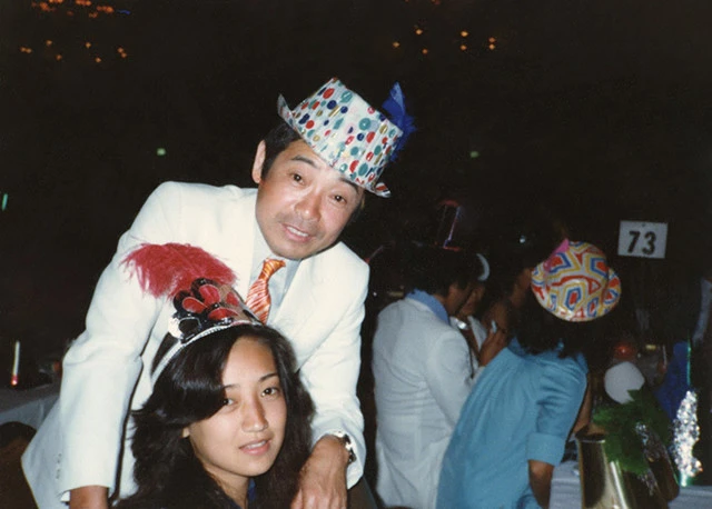 ゆみこ氏15歳の頃、談志師匠とハワイで