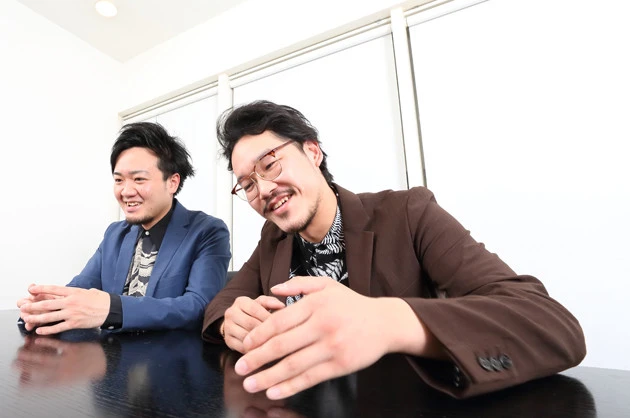 橋本は「いかにも漫才師っぽいことはしたくないので、入りの『はい、どーもー』と締めの『もうええわ』は言いたくない」と話す