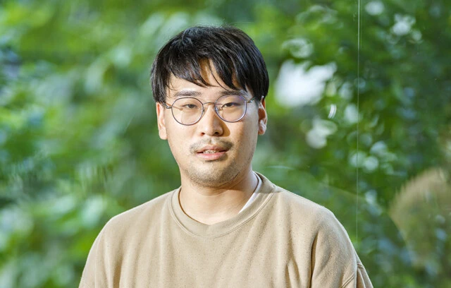 殺し屋青春映画『ベイビーわるきゅーれ』が話題沸騰中! 日本のエンタメ映画の未来は、この男が担う!! 阪元裕吾「新企画の構想はたくさんあります。例えば『空気階段』の鈴木もぐらさんと......」