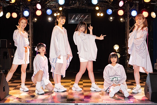 左から小清水美里、桜寝あした、御守ミコ、白珠色葉、御堂莉くるみ、小花衣こはる