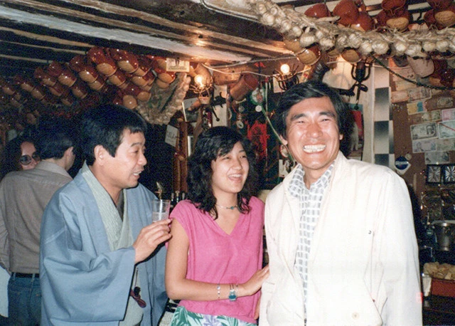 (左から)談志師匠、ゆみこ氏、JALの木村さん