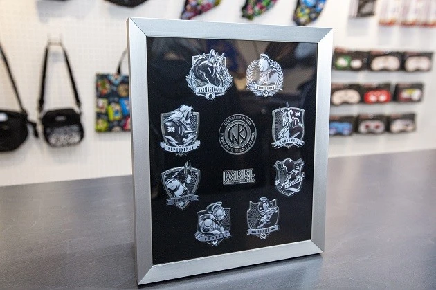 「KIN29SHOP-NEO KOENJI」とオンラインショップ限定販売のKMA(キン肉マンマッスルアパレル)20周年メダル