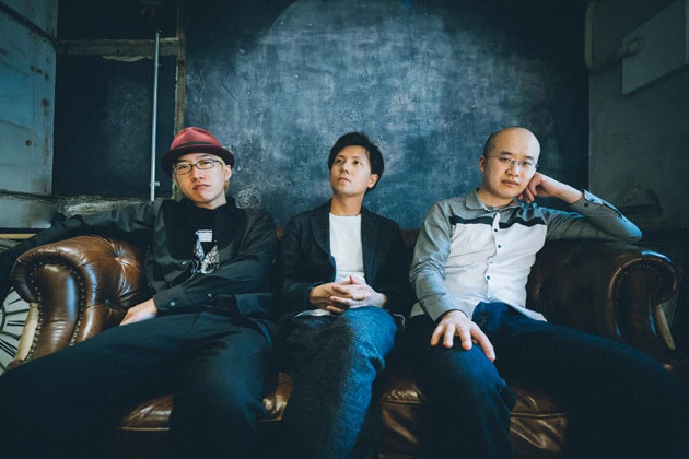 『歴史を面白く学ぶコテンラジオ』 株式会社BOOK代表の樋口聖典氏(左)が聞き役を務め、株式会社COTENの深井龍之介氏(中央)、楊睿之氏(右)が「吉田松陰」「宗教改革」などテーマごとに歴史トークを展開。毎週月・木曜に配信。ジャパンポッドキャストアワード2019大賞&Spotify賞をダブル受賞したほか、Apple Podcastでは総合ランキング1位に。Apple Podcastのほか、YouTubeでも視聴可能