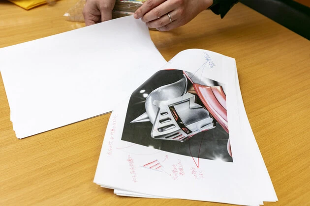 リングの上でロビンに見下されているような通常版表紙のイラスト。見下されているのは、まさかジャンクマン!?