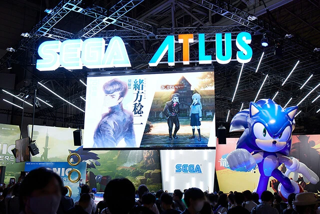 各社が多くの注目タイトルを出展。実際に体験できる作品も多くプレイするために多くの参加者が行列を作っていた