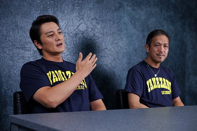 エグゼクティブプロデューサーの鈴木祐介さんと俳優の本宮泰風さん