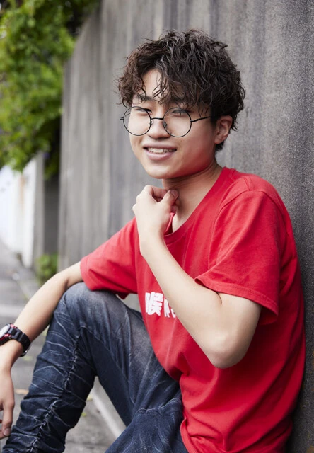 異端のモノマネ新星・喉押さえマン