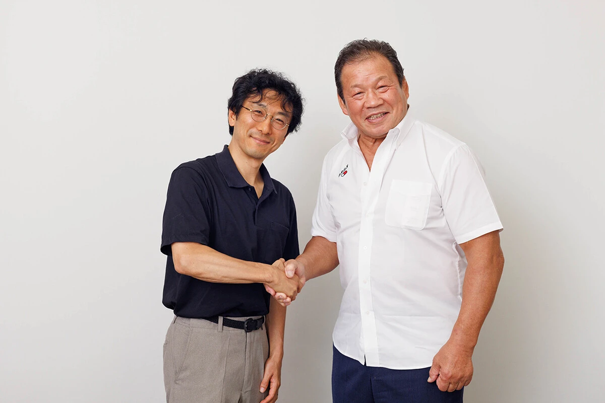 対談した赤神諒氏(左)と藤波辰爾氏(右)