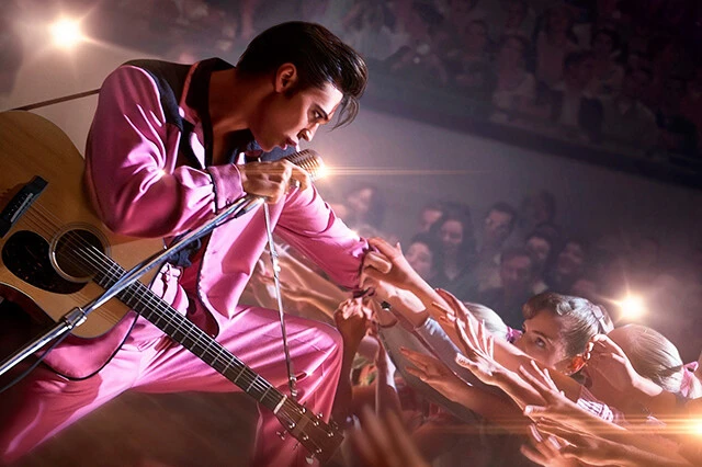 映画『エルヴィス』は「プレスリーの「後進性」に光をあてた怪作だ！」