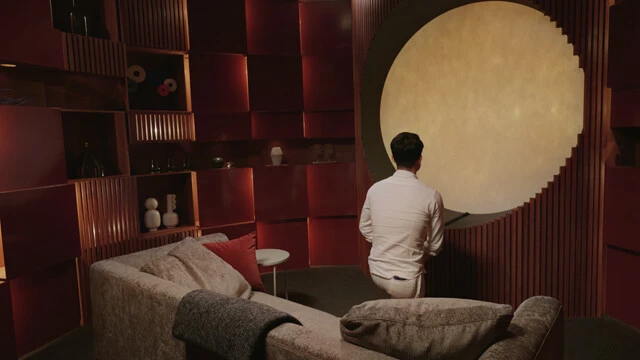 『ラブ・イズ・ブラインドJAPAN』 互いの姿を見ずに、声のやりとりだけで婚約する人気恋愛実験番組が日本に。相手が見えない個室の中でのみ異性の参加者と交流可能で、視聴者だけが顔を見られる全能感がクセになる!