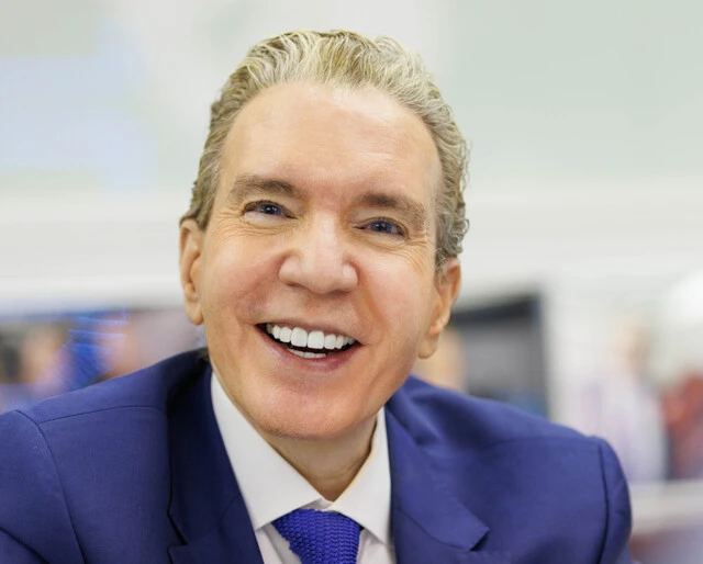 一番の問題は「(本家の)新語・流行語大賞が流行していないこと」と言うデーブ氏。確かに......