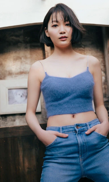 吉澤遥奈『吉澤遥奈、大人になる前の一大決心。』（撮影／前康輔）より