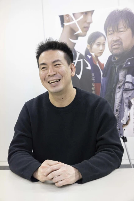 自身の映画の演出やモチーフが、「ポン・ジュノ監督っぽい」と言われがちなことについて、片山監督は「むしろ彼とは違うアプローチで映画を撮っています」と話す