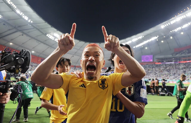 ドーハの奇跡 2022年サッカーW杯のグループステージで、日本代表チームが強豪ドイツに勝利し大金星を挙げた試合