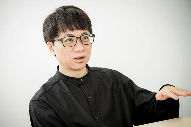 「『君の名は。』で膨大な数のお客さんと出会って、そのカウンターとして作った『天気の子』でもいろんな言葉をもらい、「次こそ」「これならもっと伝わるはず」という気持ちが強くなった。だから『すずめの戸締まり』は『君の名は。』と『天気の子』が作らせてくれた作品だと思ってます」(新海監督)