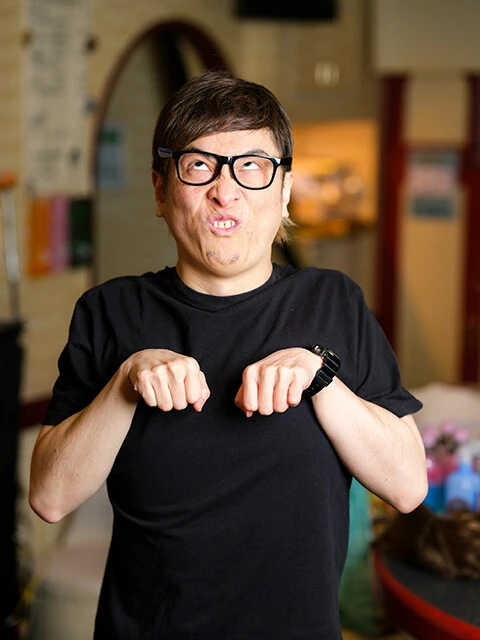 ＃４　ヒカキン／子供たちから「ヒカキンやって」というリクエストに応えられるように習得。顔まねだけでなく動画で挿入される効果音などの音まねもできる