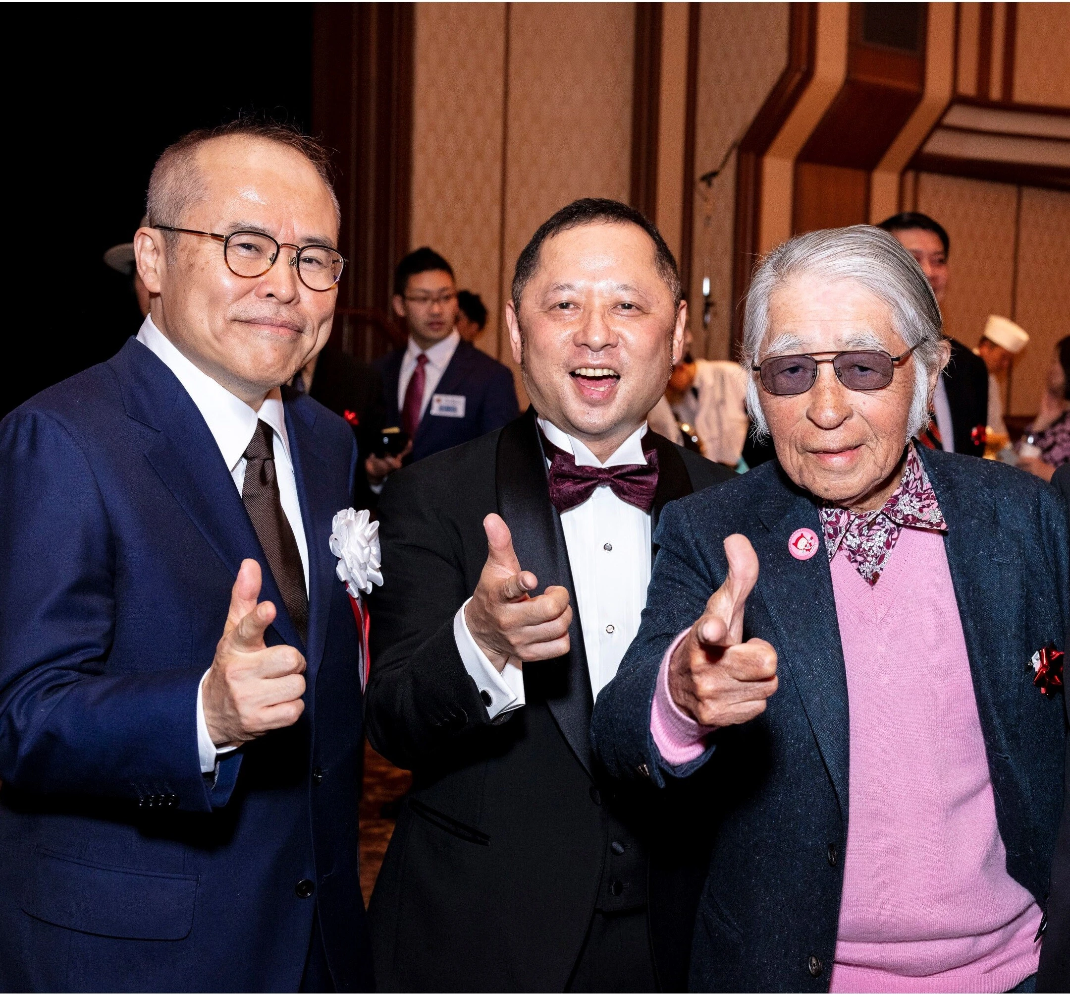 ３年前の『キン肉マン』４０周年パーティでの写真。Ⓐ先生（右）がいらした瞬間、会場がどっと沸いた（撮影／榊 智朗）