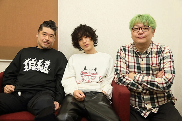 (左から)かなた狼、成田凌、角田陽一郎