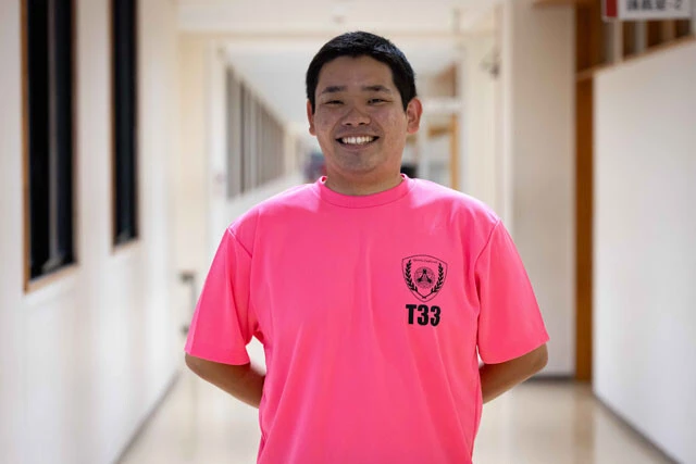 SASUKE同好会顧問の田丸。今年の第41回大会にもエントリーするものの、書類選考落ち。SASUKEで特に記憶に残っているのは「第17回大会の長野誠さんの完全制覇です！」