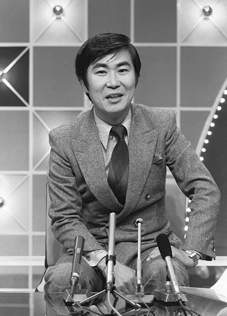 MBSの深夜ラジオ番組『MBSヤングタウン』で、「オヨヨ」「いらっしゃーい」「アリーッ!」などのギャグで一躍大人気になった