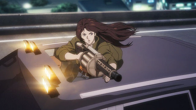 見どころのひとつは、格闘、カーチェイス、銃撃戦など、目まぐるしい勢いで展開されるさまざまなアクションシーンだ!