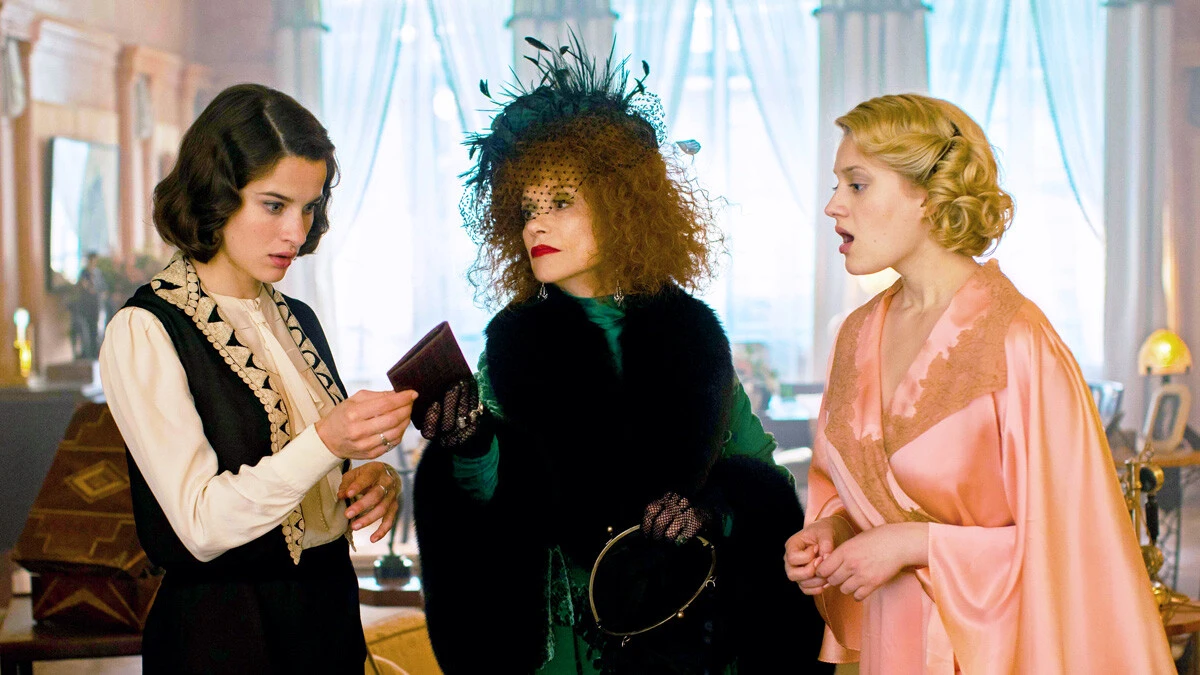 『私がやりました』©2023 MANDARIN &amp; COMPAGNIE - FOZ - GAUMONT - FRANCE 2 CINEMA - SCOPE PICTURES - PLAYTIME PRODUCTION