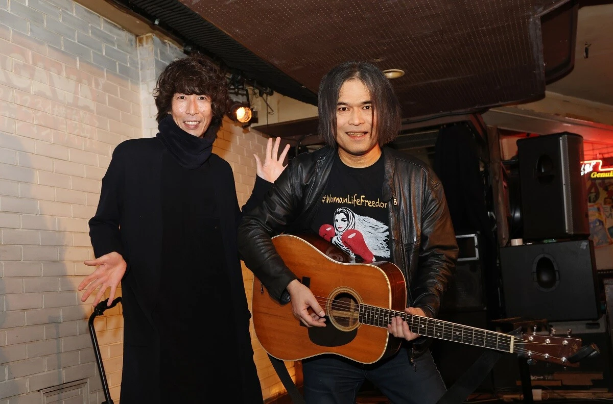 地方紙と手を組み、西日本で異例のヒット！　『かなしきデブ猫ちゃん』の作者とソウル・フラワー・ユニオンのフロントマンが語る、つらい歴史を「語り継ぐ」ということ。【中川 敬×早見和真　後編】