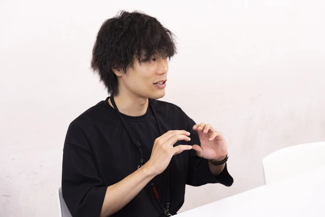 京極いわく「僕らのコンビはどっちもナルシスト。自分たちを信じすぎてて、流れに身を任せてたら勝手に売れるって思ってるんすよ」