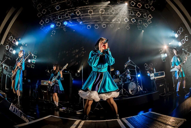 昨秋のSpotify O-WEST(東京・渋谷)の公演より。最新作はアルバム『Code;9021』