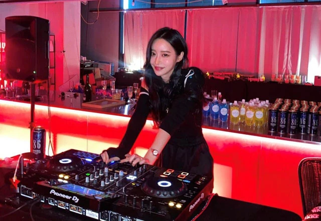 現在はDJ Chayouとして活躍するチャ氏。しかし彼女のように「軌道修正」がうまくできず「下流職業」に就く元練習生もいるという
